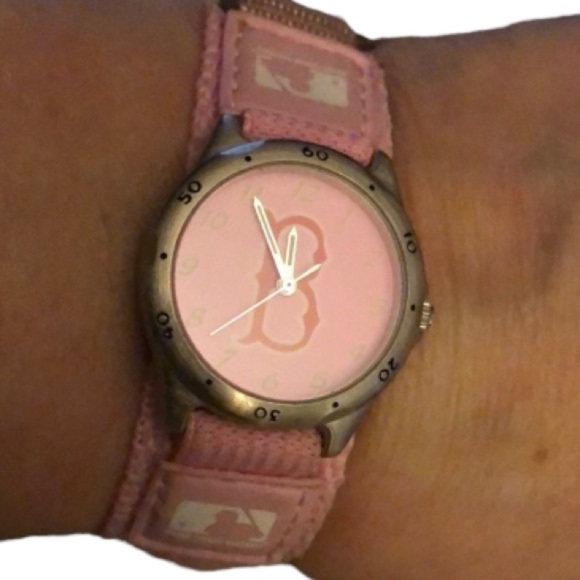 MLB BOSTON RED SOX 2004 WORLD SERIES special edition PINK  Velcro women’s - Picture 1 of 4